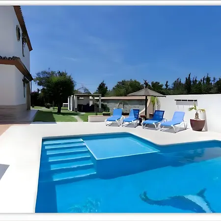 Encantadora Y Espaciosa Piscina Privada Y Terraza Exclusivas Familias